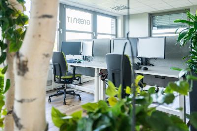 Der moderne Teamarbeitsplatz - Das Innenraumkonzept spiegelt die Verbundenheit zur Natur wieder