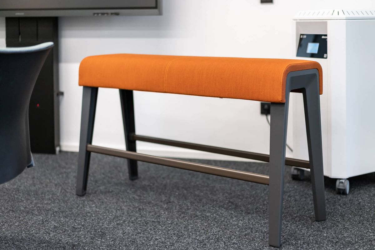 Modulare Elemente für jede Arbeitsumgebung - Steh/- Sitzbank