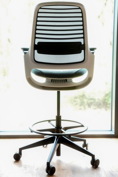 Ergonomischer Arbeitstuhl für die moderne Arbeitsumgebung