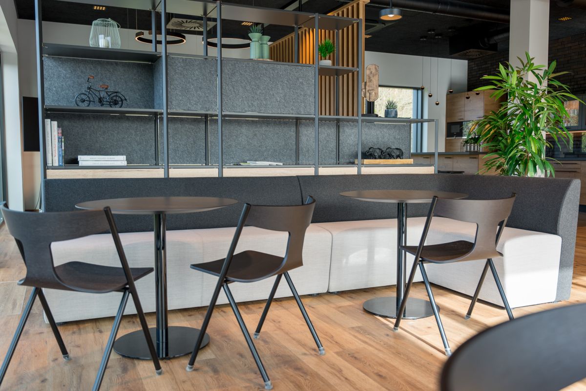 Das wandelbare Work Café bietet eine wandelbare Eventfläche für Veranstaltungen