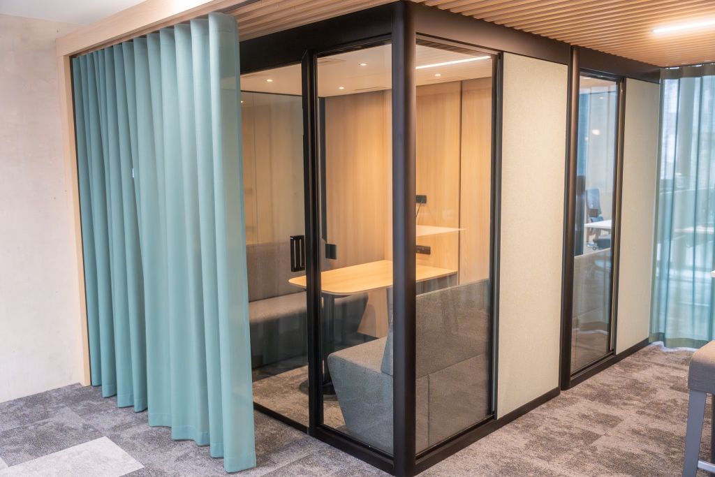 Besprechungs-Cubes für bis zu vier Personen