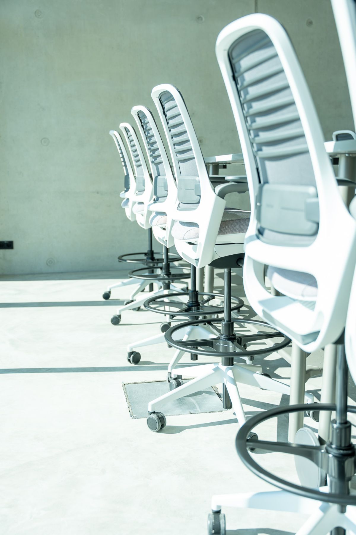 Der Schulungsraum überzeugt mit seinen ergonomischen Arbeitsstühlen