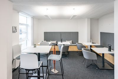 Eine inspirierende Lernumgebung durch unterschiedliche Settings mit mobiler Energieversorgung